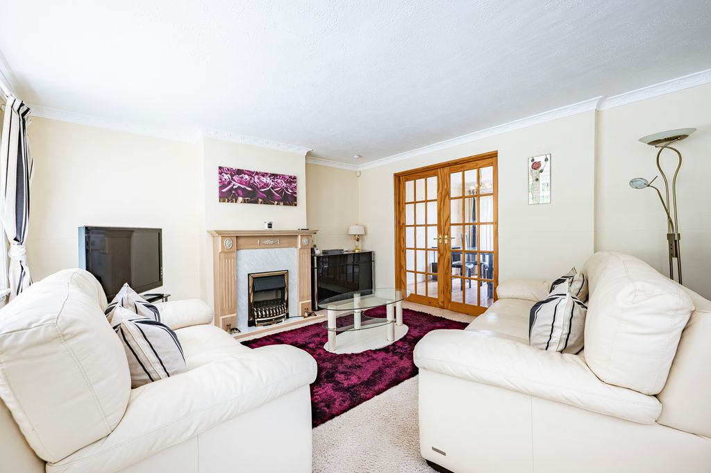 Property photo 2 of 35