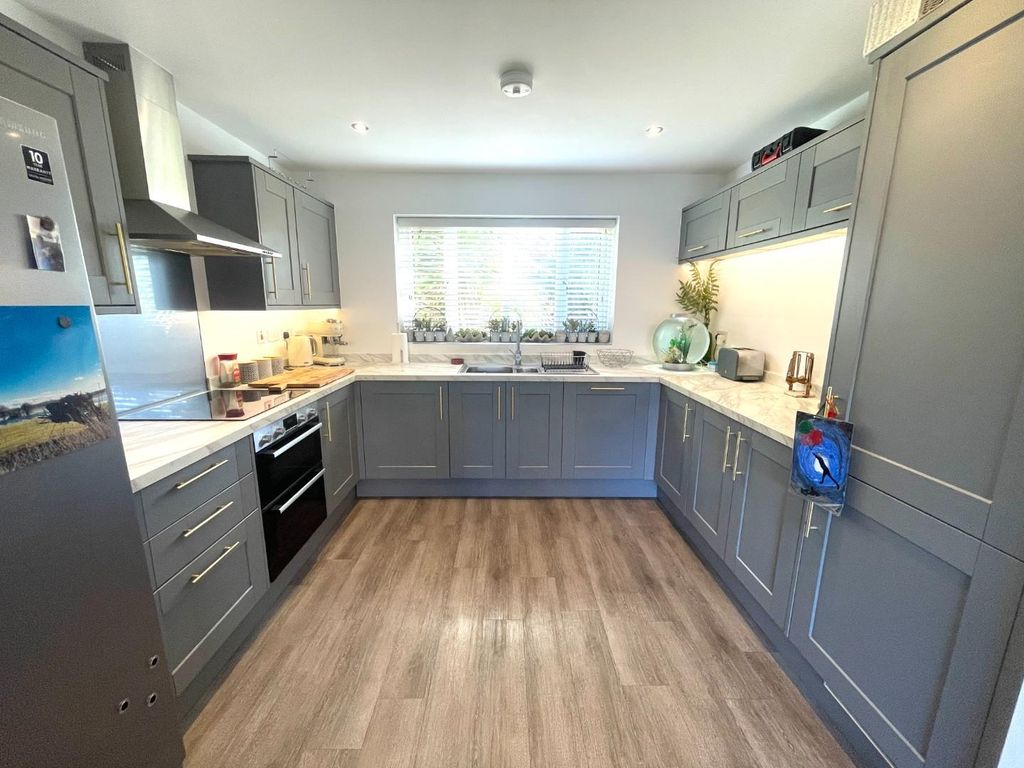 Property photo 2 of 16 Kitchen.Jpg