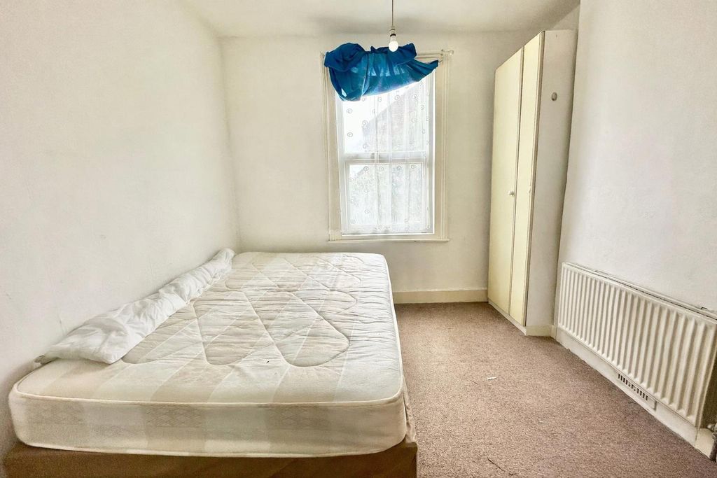 Property photo 2 of 5 Front.Png