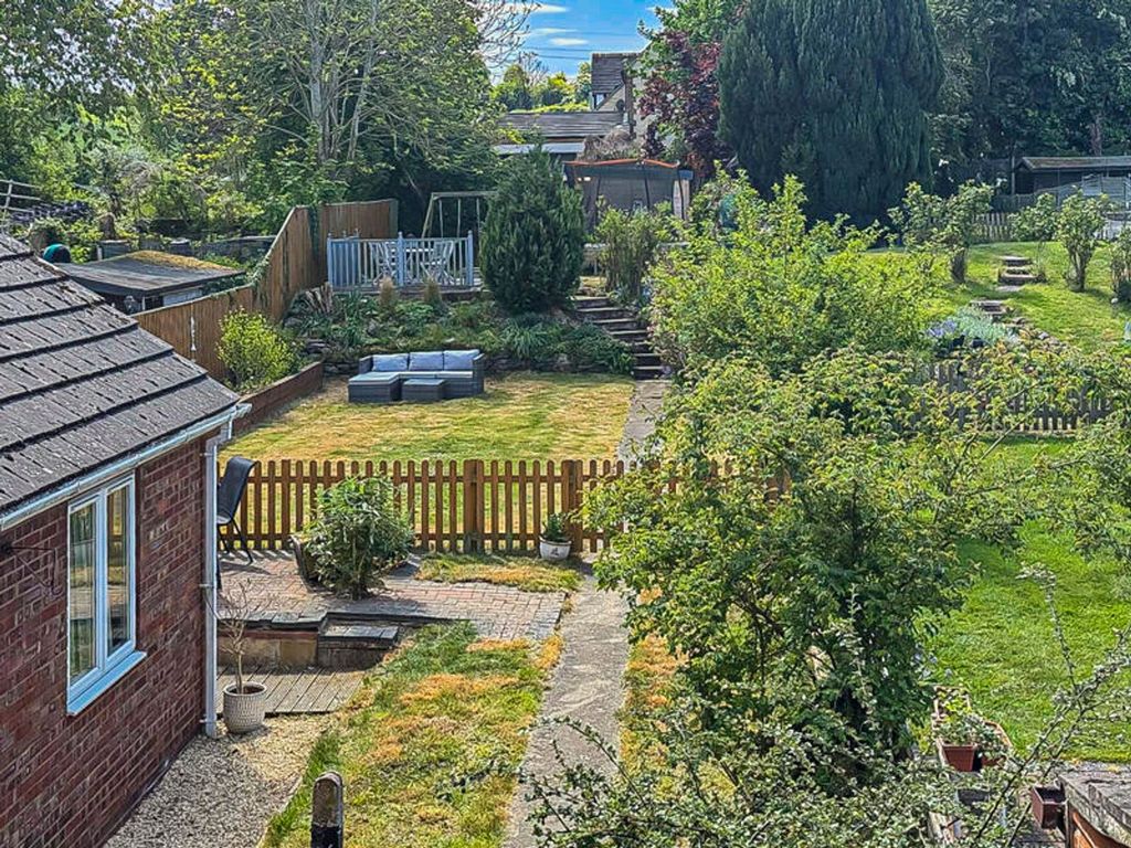 Property photo 3 of 28