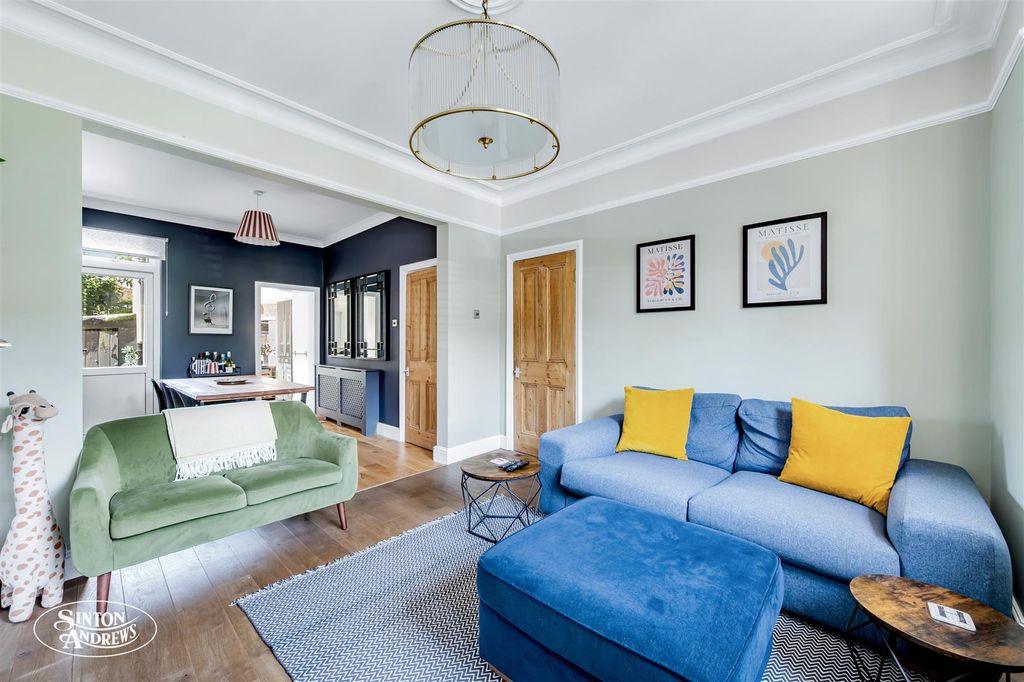 Property photo 3 of 16 42 St Kilda Road-4.Jpg
