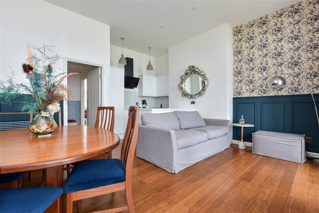 Property photo 3 of 12 Lounge/Diner