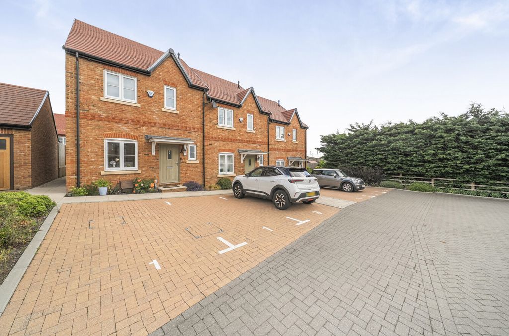 Property photo 1 of 14 1472786-13-6A2939...