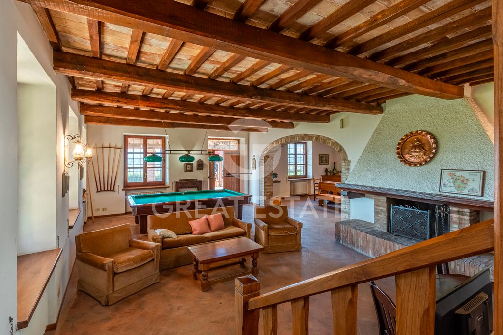 Property photo 2 of 51 Interiors