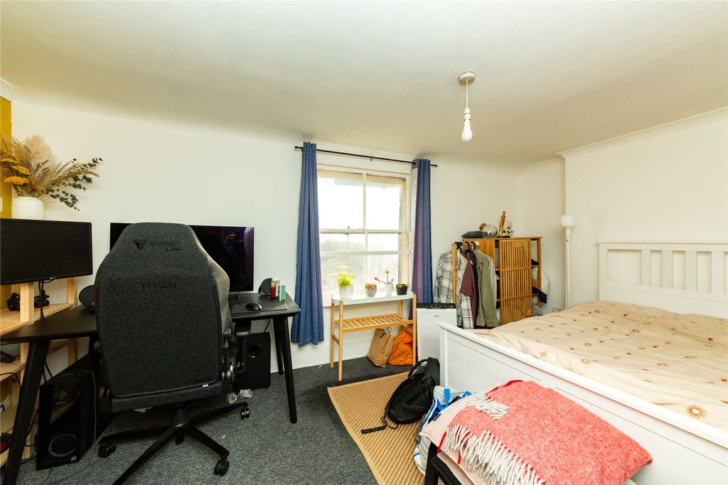 Property photo 2 of 7 Picture No. 05