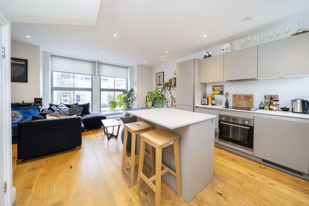 Property photo 2 of 6