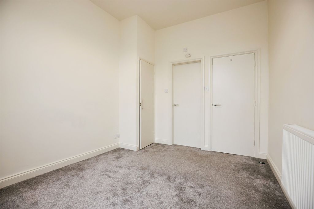 Additional image 7 of 2 bed flat for saleClarendon Place, Leamington Spa CV32
