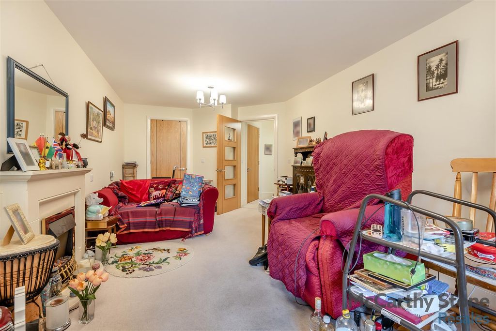 Property photo 3 of 17 8670809-Interior04.Jpg