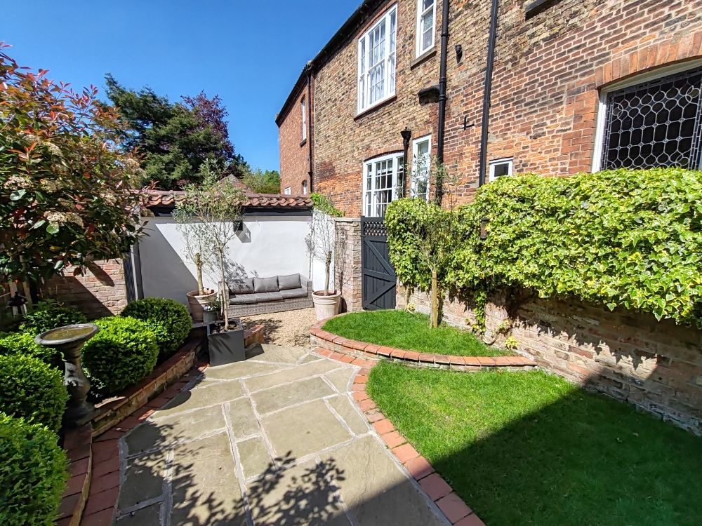 Property photo 3 of 40