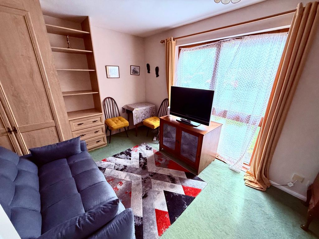 Property photo 1 of 4