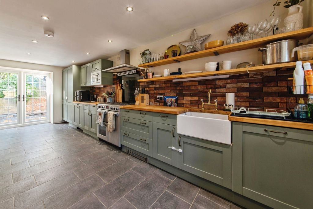Property photo 3 of 27 Pbox-Img.Jpg