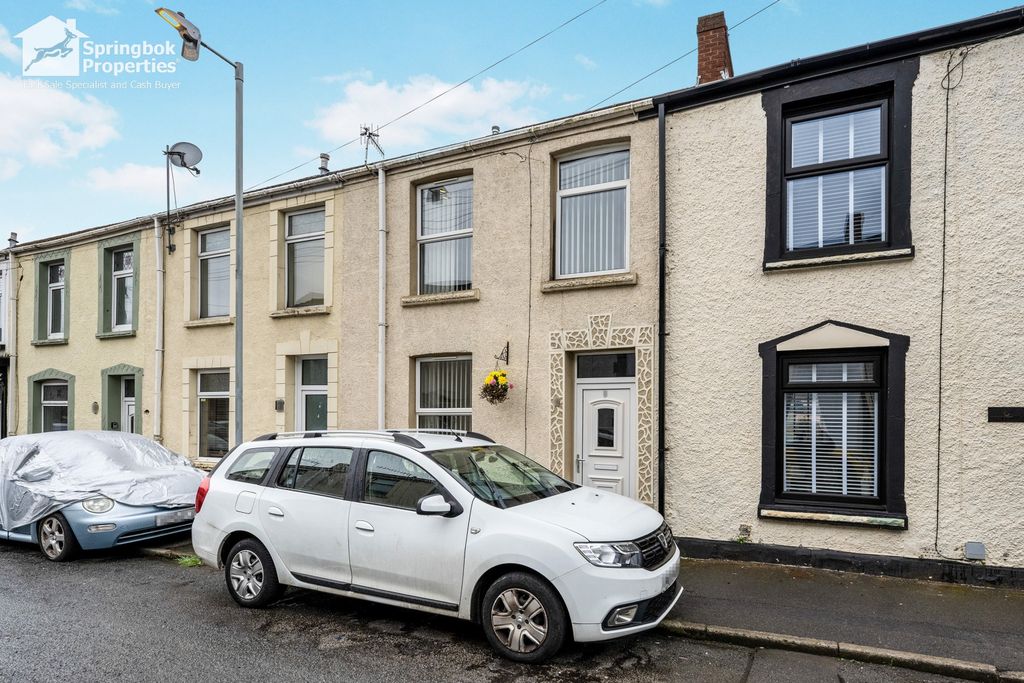 Property photo 1 of 13 Front View