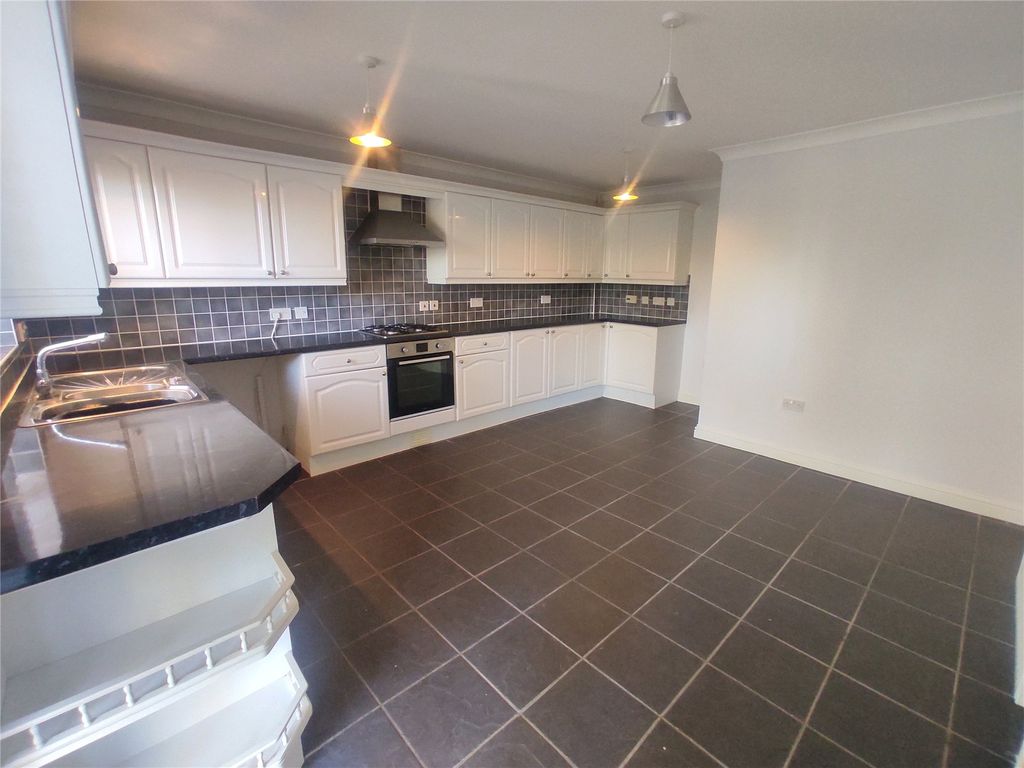 Property photo 3 of 15 Picture No. 02