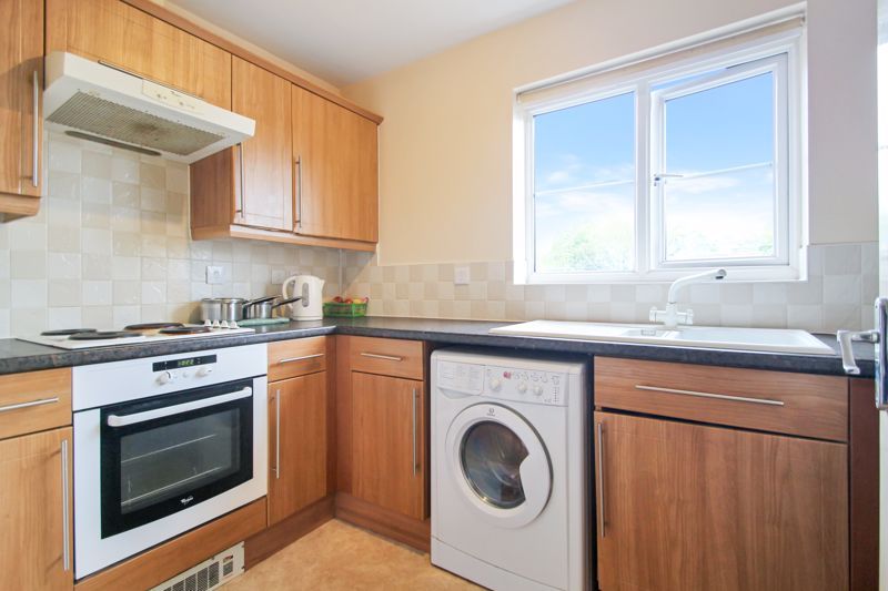 Property photo 3 of 6 Kitchen