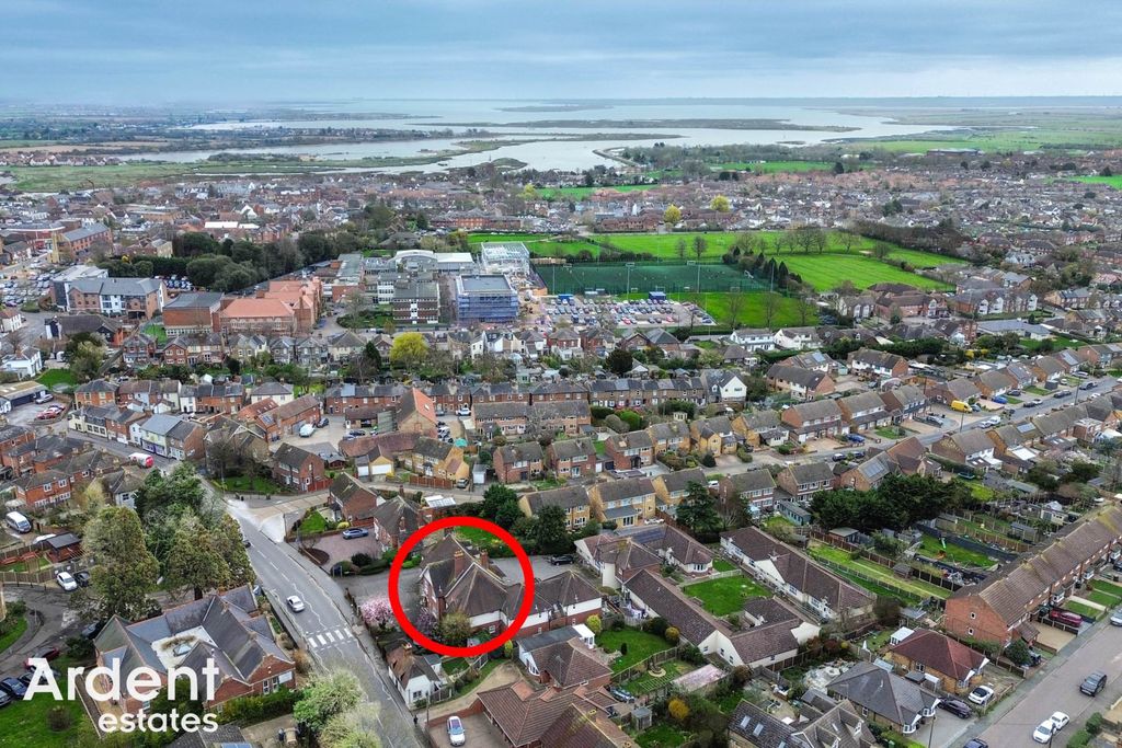 Property photo 2 of 16