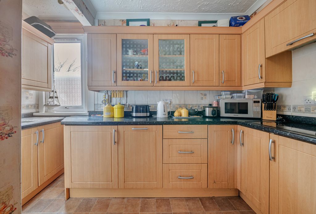 Property photo 3 of 17 1415673-12-6995A4...