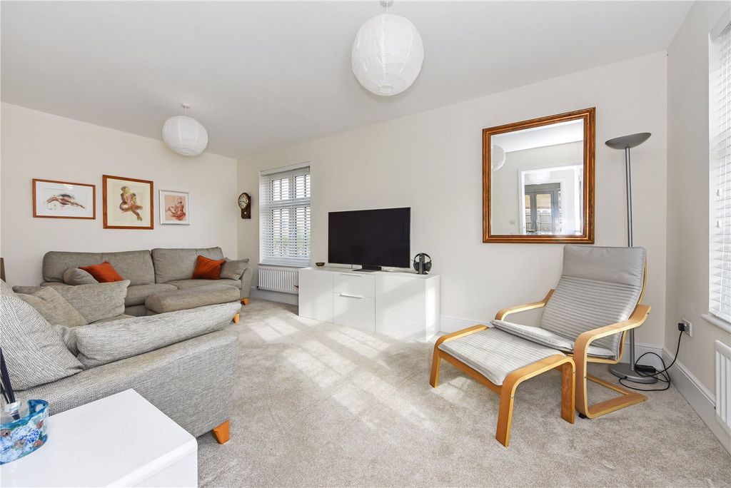 Property photo 3 of 19 Sitting Room