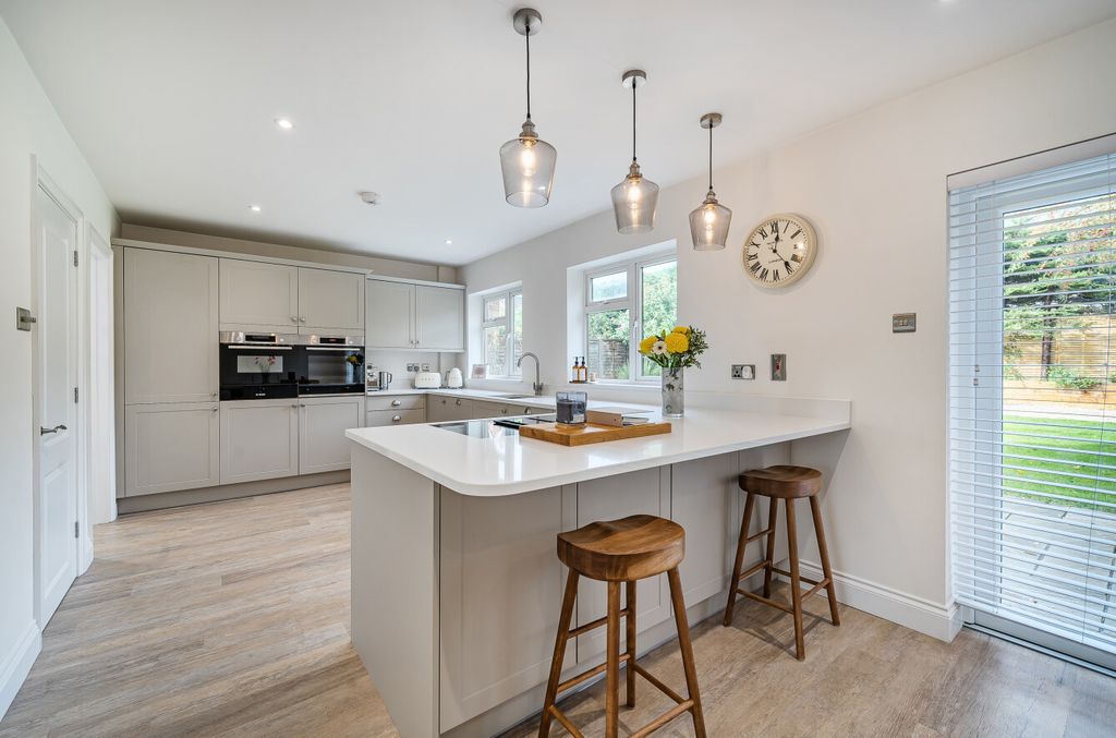 Property photo 3 of 23 1371005-16-68F62B...