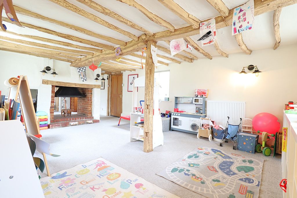 Property photo 3 of 24 Sitting Room