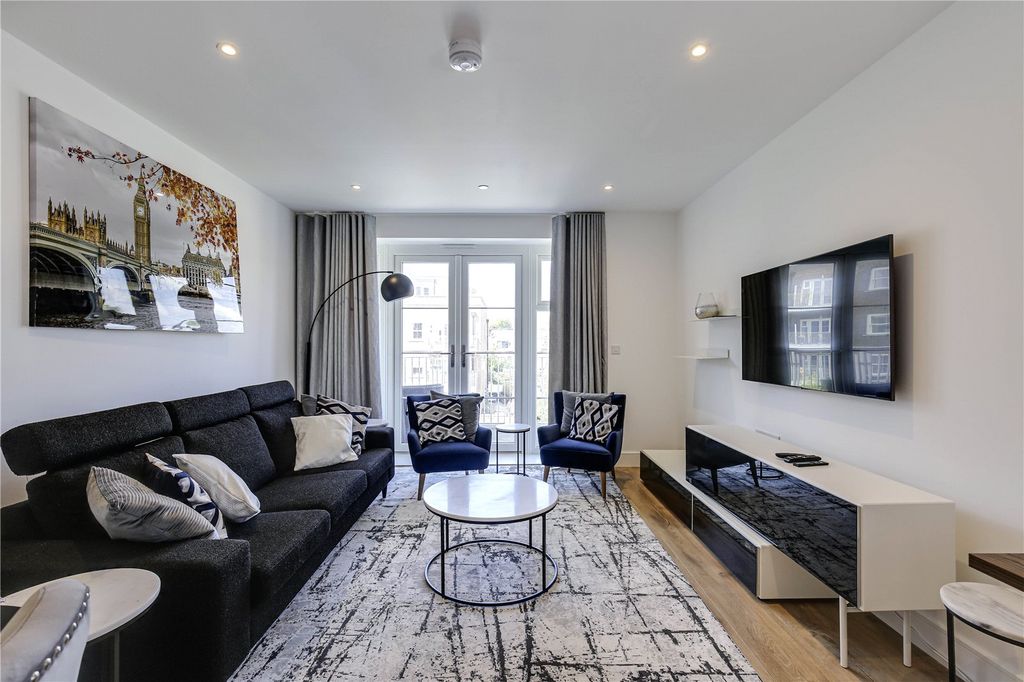 Property photo 2 of 12 Living/Dining