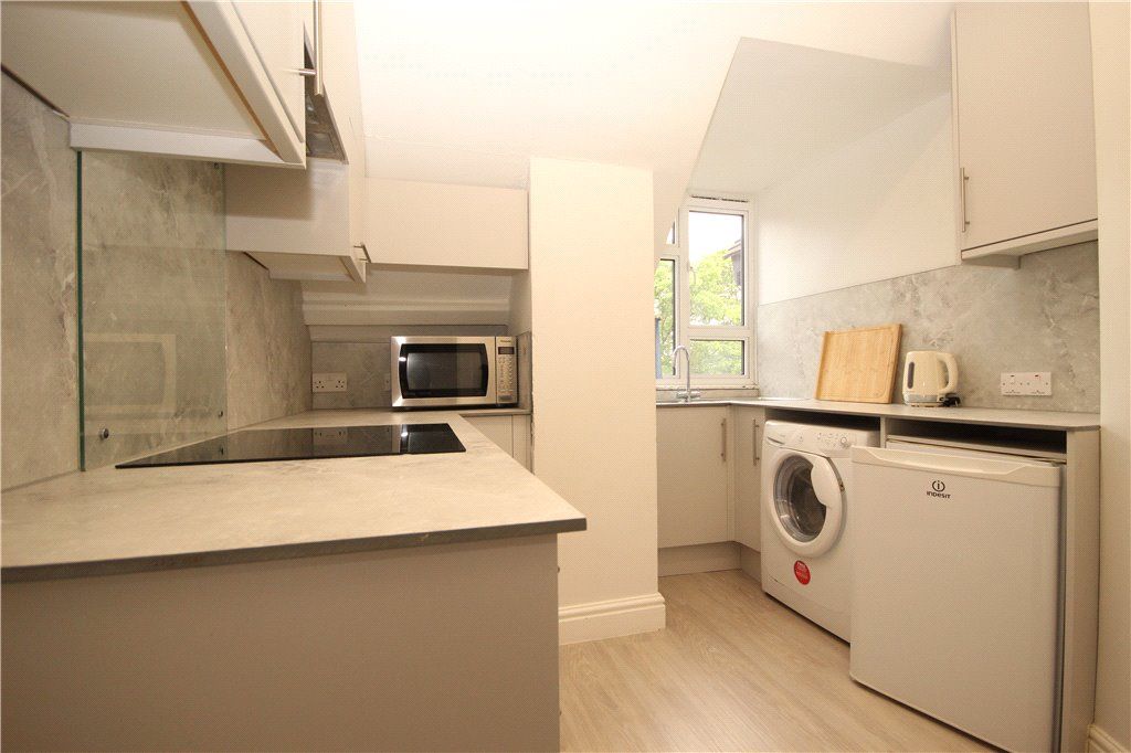 Property photo 3 of 7 Kitchen