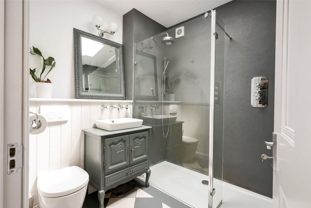 Additional image 18 of 6 bed semi-detached house for saleUxbridge Road, Hampton TW12