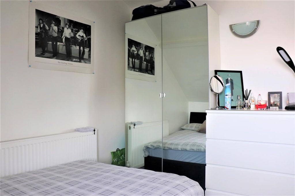 Property photo 3 of 13 Bedroom 3