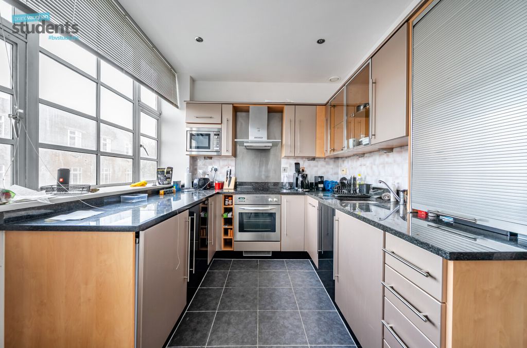 Property photo 3 of 8 1c97Ba43-d636-4Ed...