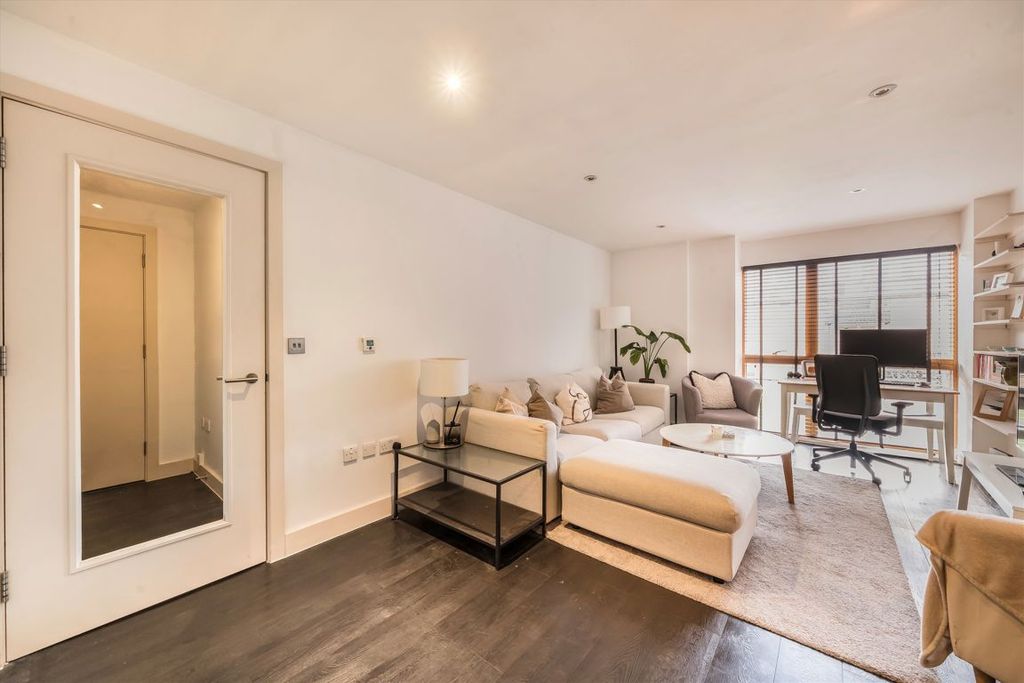 Property photo 1 of 5