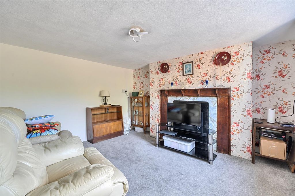 Property photo 3 of 28 Sitting Room 1