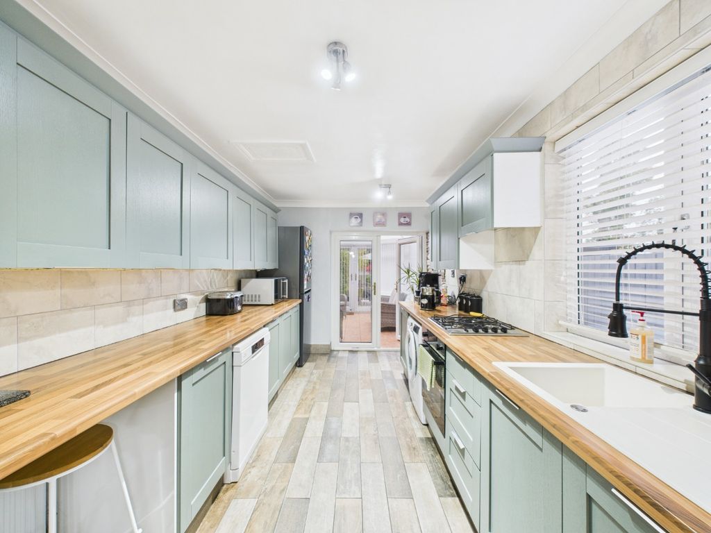 Property photo 2 of 22 4645516