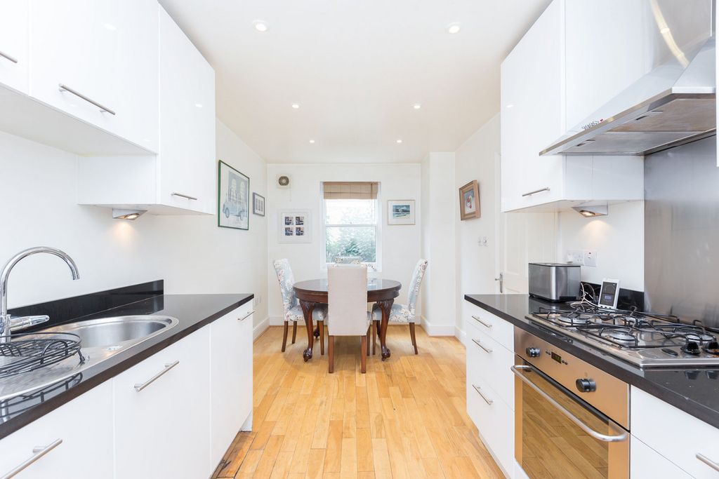 Property photo 3 of 17