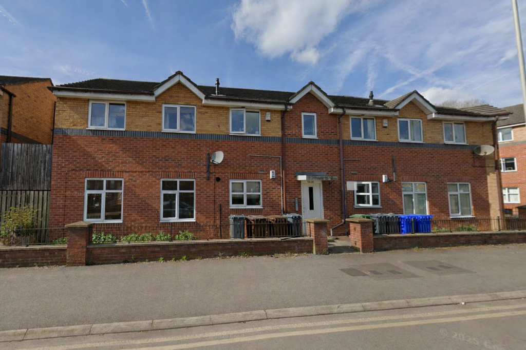 Property photo 1 of 16 Front (Exterior)