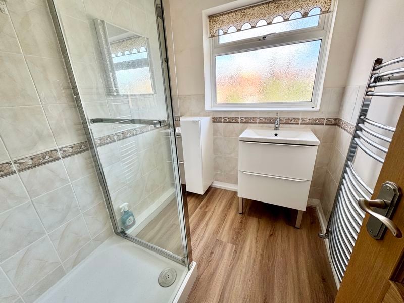 Property photo 3 of 17 Shower Room