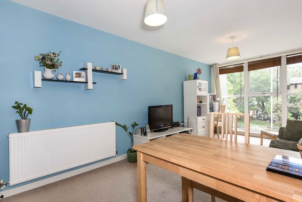Property photo 3 of 4