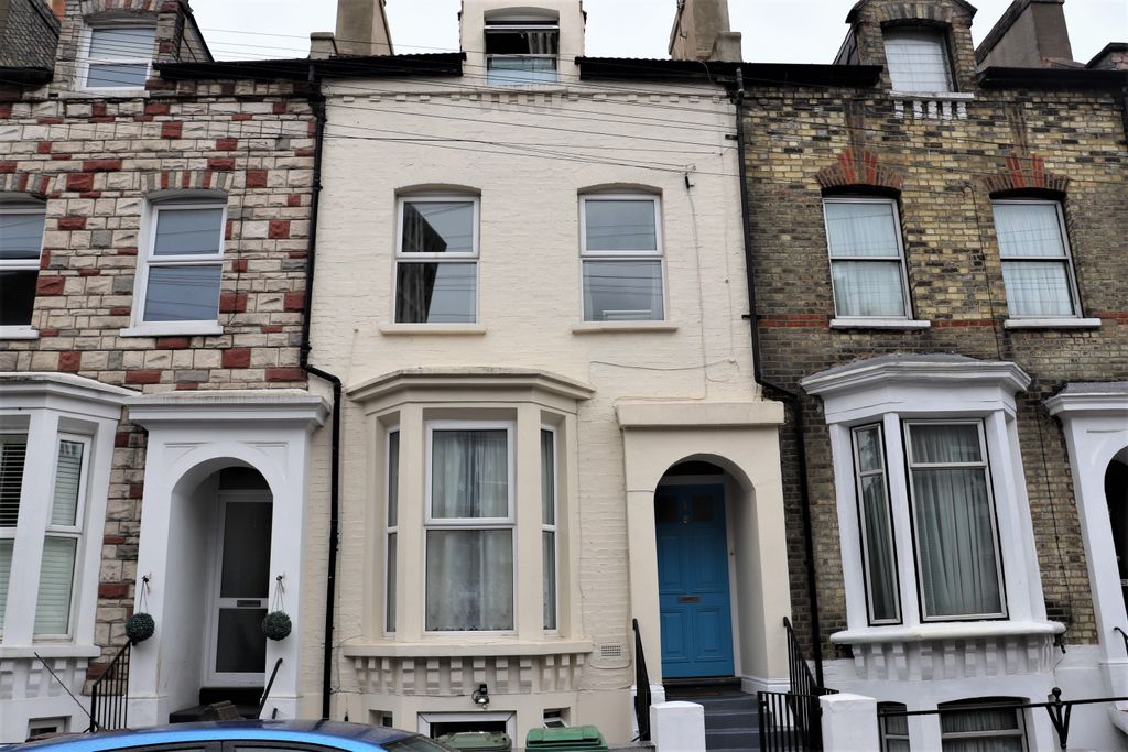 Property photo 1 of 3