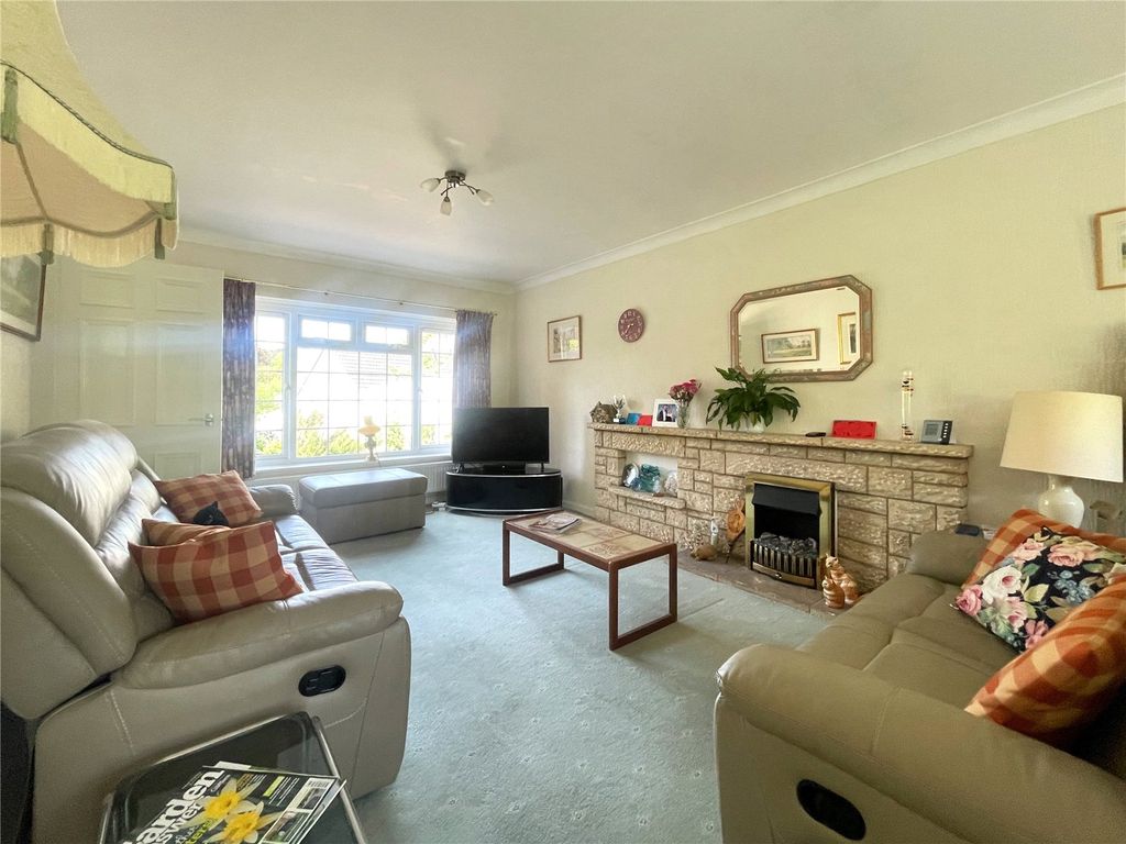 Property photo 2 of 27 Picture No. 36