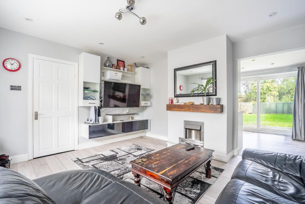 Property photo 2 of 15 Living Room