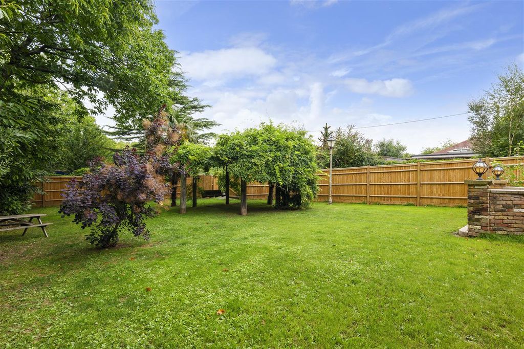 Property photo 2 of 32