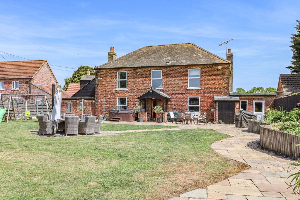 Property photo 1 of 46 4613901