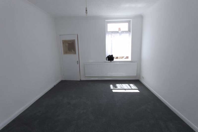 Property photo 3 of 12 Photo 4