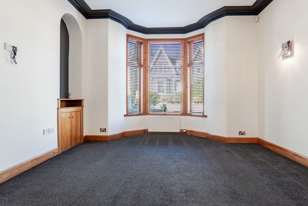 Property photo 2 of 40