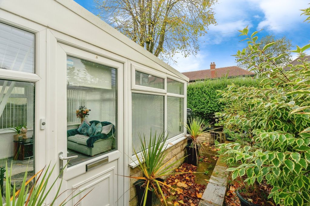 Property photo 2 of 17 Photo