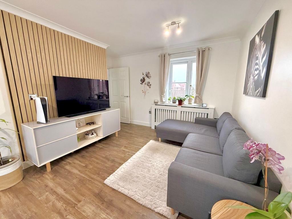 Property photo 2 of 14 Lounge/Dining