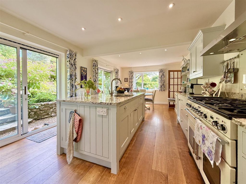 Property photo 3 of 29 Kitchen Central Island.Jpg