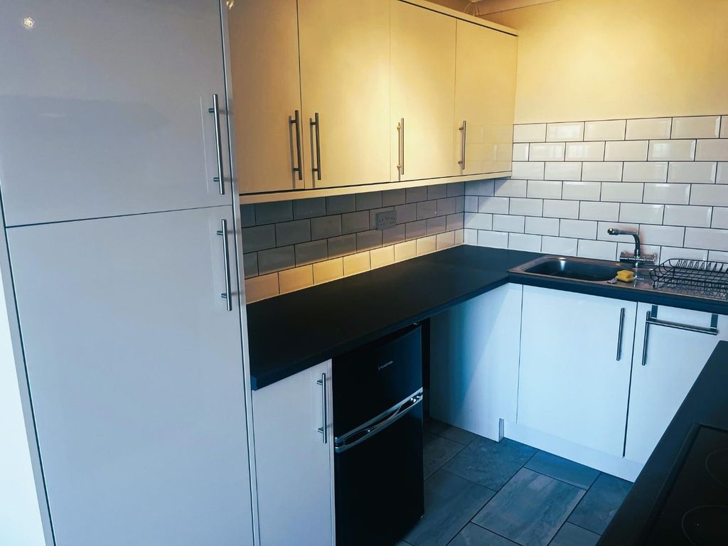 Property photo 2 of 6 Kitchen Jpeg