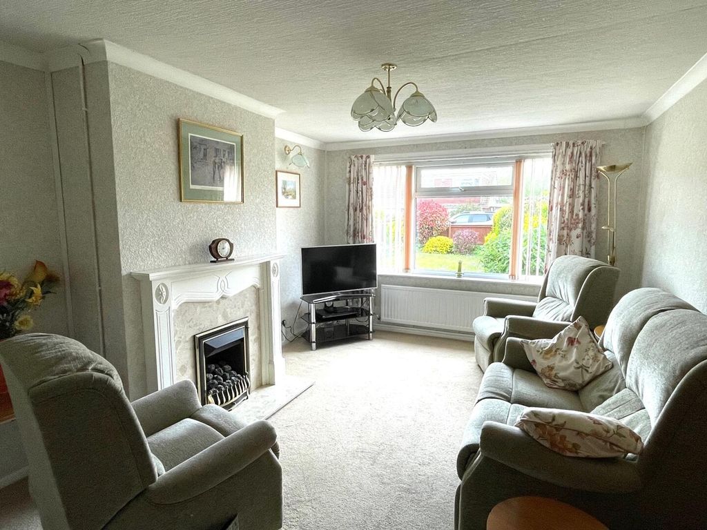 Property photo 3 of 26 Living Room