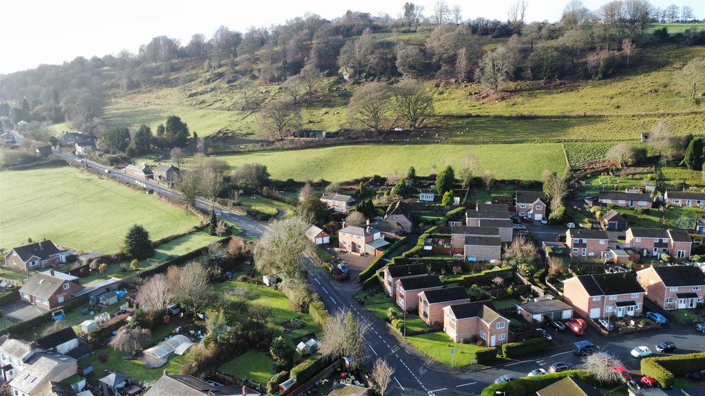 Property photo 2 of 29