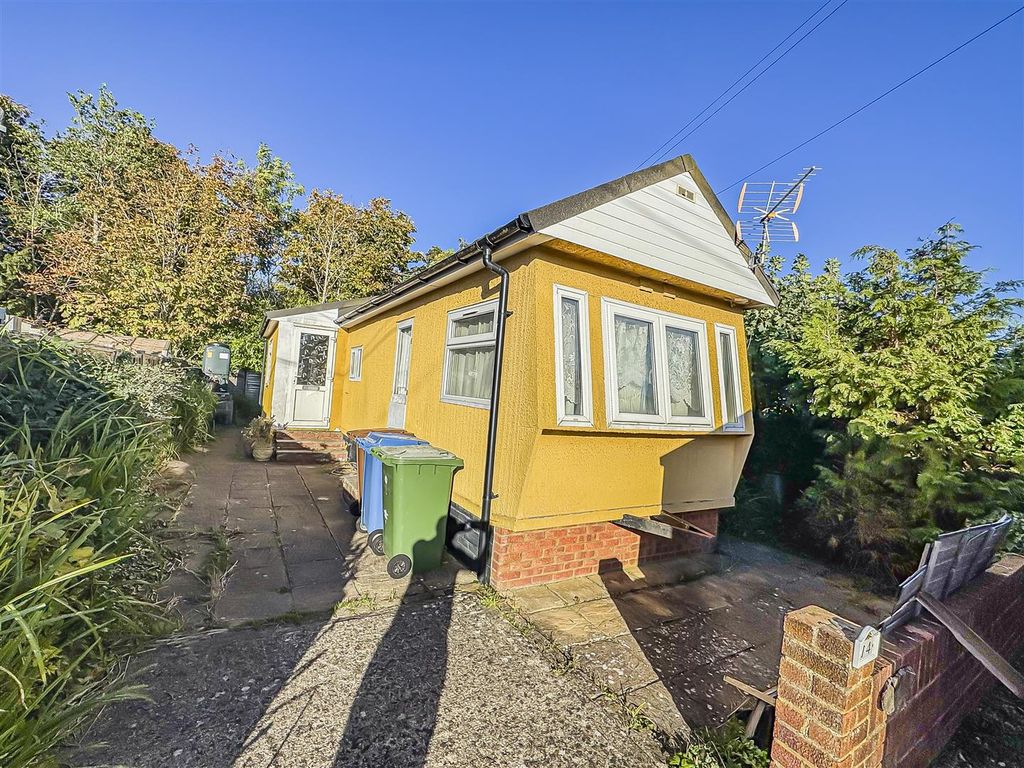 Property photo 1 of 10 Photo Oct 06 2025, 4 32 39 Pm.Jpg