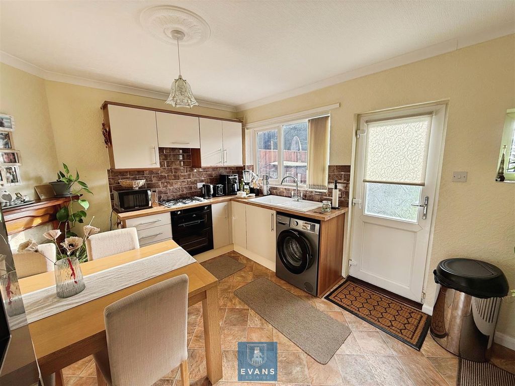 Property photo 2 of 13 Kitchen